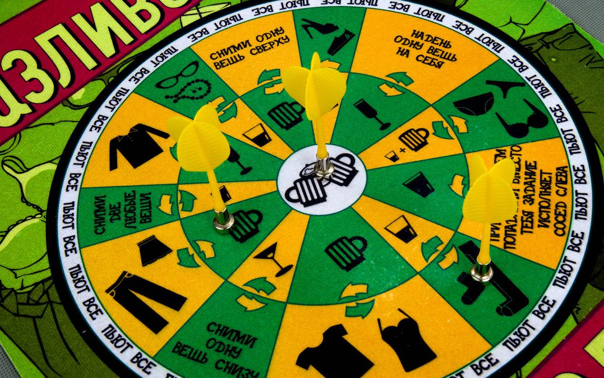 Дартс на раздевание. Дартс на раздевание. Дартс. Дартс на раздевание. Дартс на раздевание.