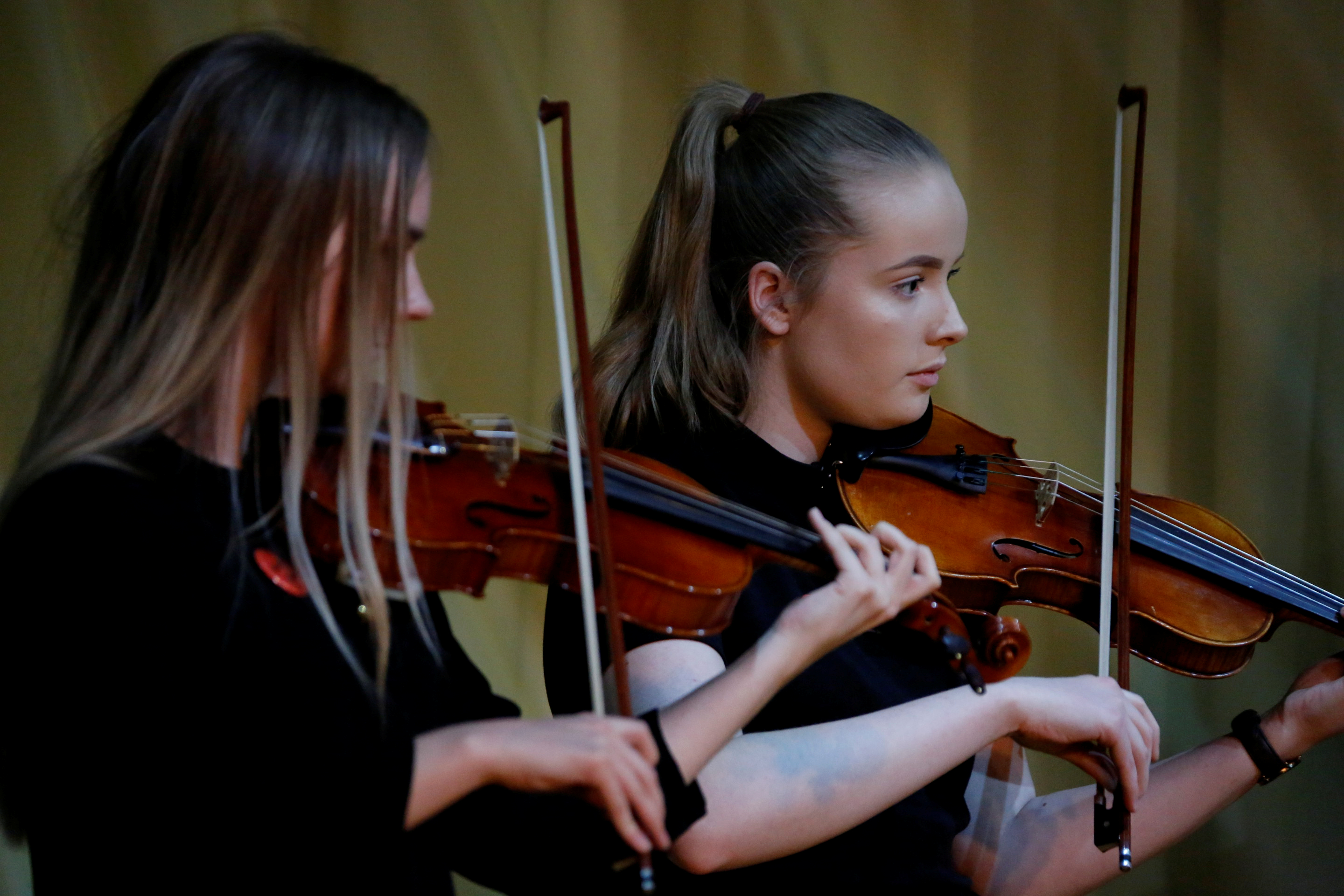 Проблема музыкального образования. Молодые музыканты. Музыканты Норвегии. Фото музыкантов молодые. Музыканты общаются.